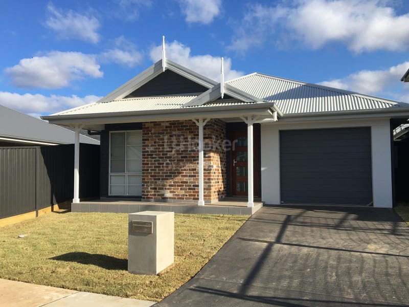 24 Arcadian Hills Cres, Cobbitty, NSW 2570