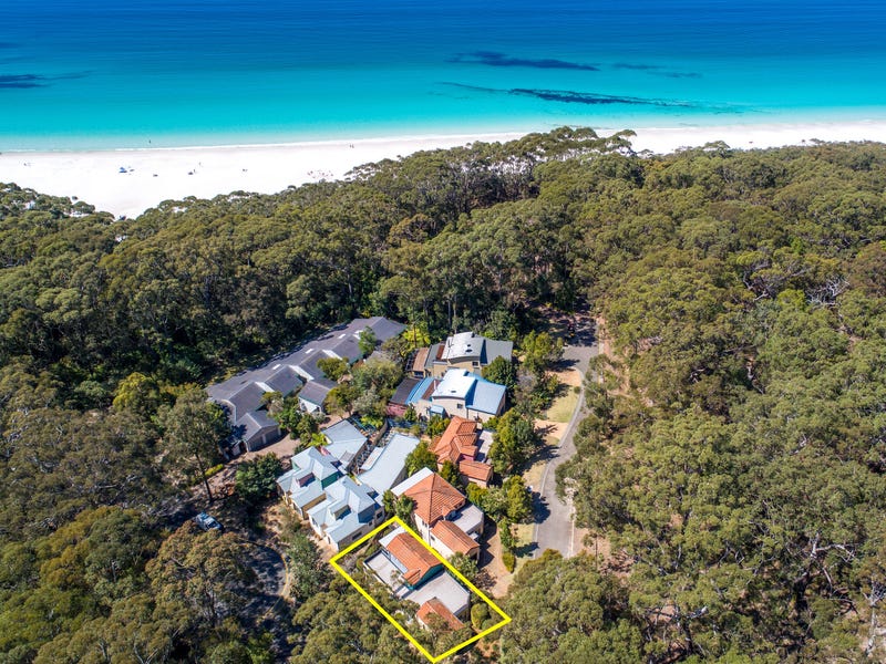 1 Lister Court Hyams Beach Nsw 2540 Property Details