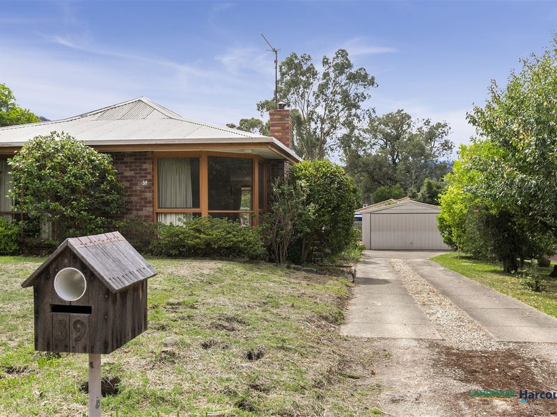 39 South Crescent, Eildon, Vic 3713 Property Details
