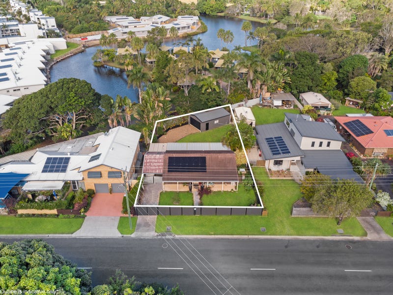 4 William Street, Urangan, Qld 4655 House for Sale