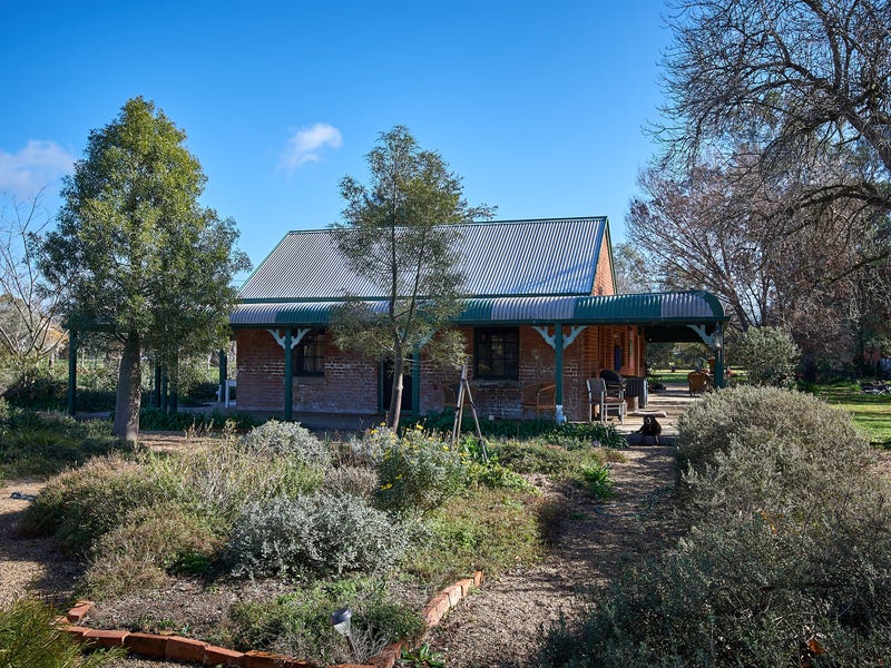 4 Elizabeth Street, North Wagga Wagga, NSW 2650