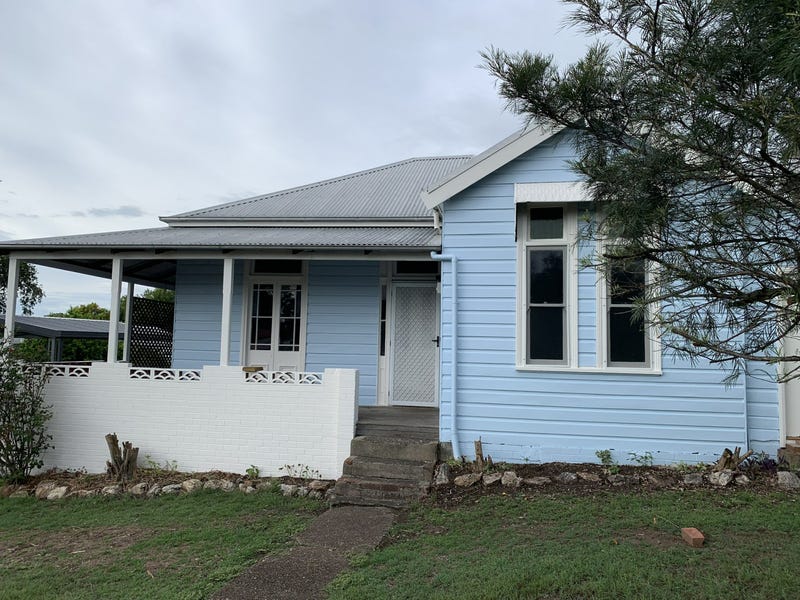 24 William Street, Wingham, NSW 2429