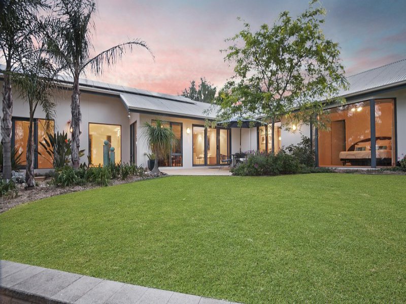 6 Whittington Court, Strathdale, Vic 3550 Property Details