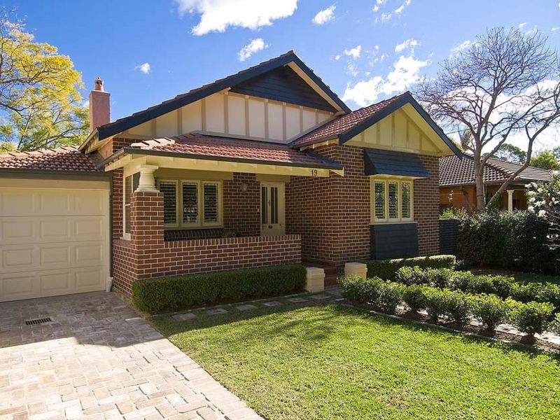 19 Hollywood Crescent, Willoughby, NSW 2068 Property Details