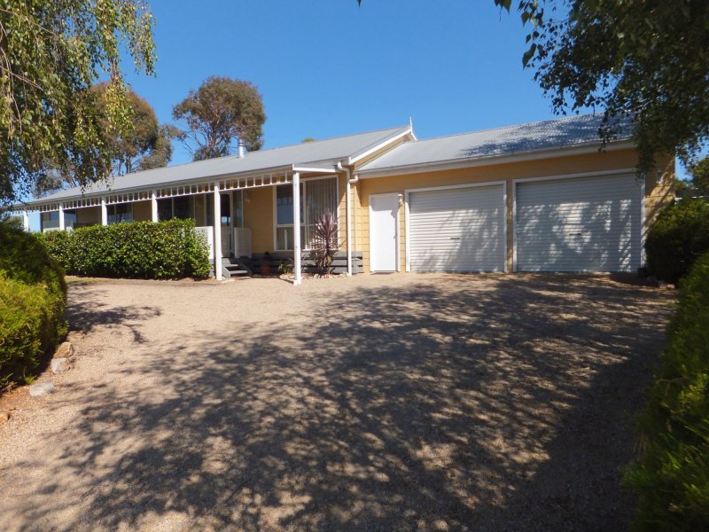 10 Lake Fair Rise, Newlands Arm, VIC 3875