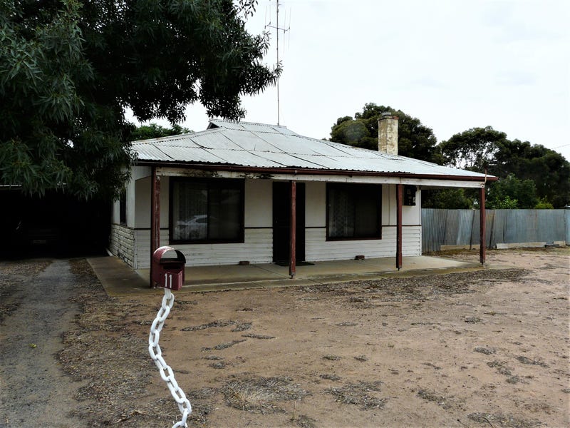 11 Moore Street, Tocumwal, NSW 2714