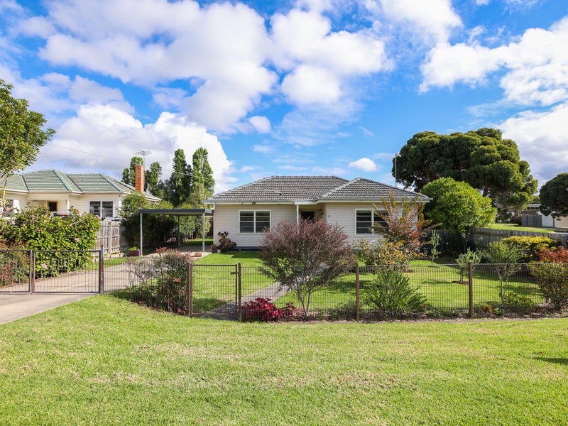 22 Day Street, Bairnsdale, Vic 3875 House for Sale