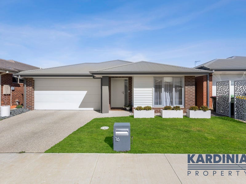 16 Beaumont Avenue Charlemont VIC 3217 realestate .au