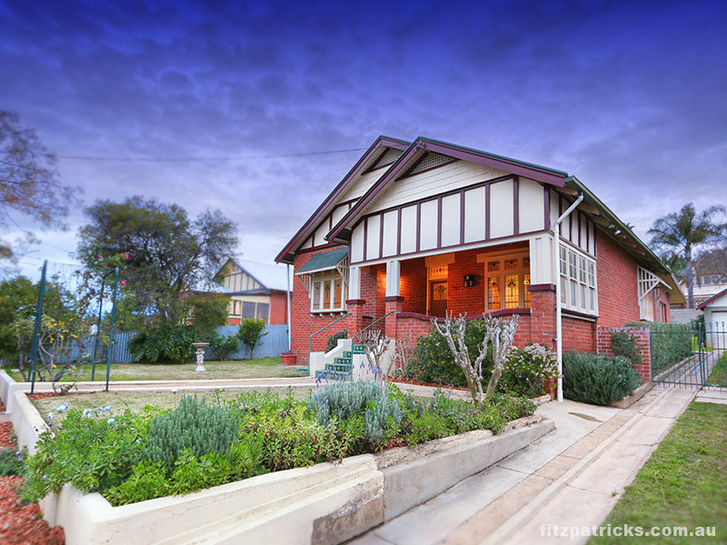 24 Gormly Avenue Wagga Wagga Nsw 2650 Property Details