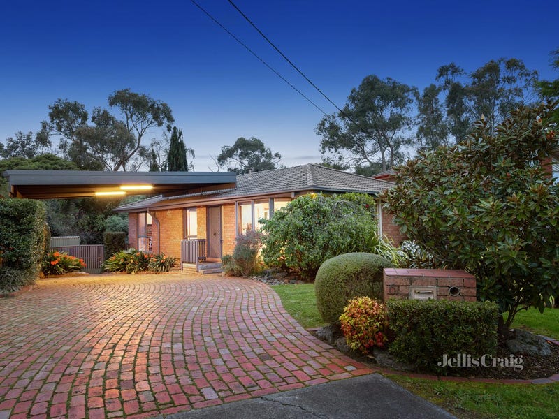 68 Langdale Drive, Croydon Hills, VIC 3136