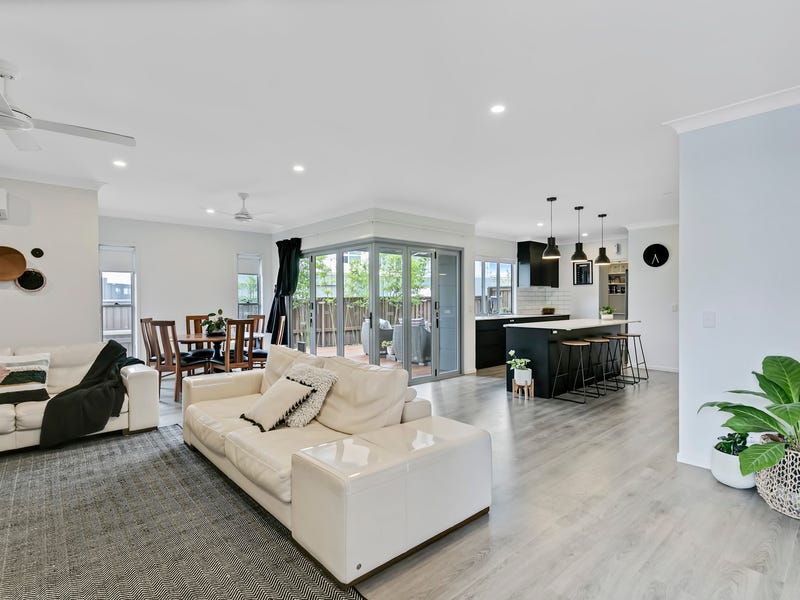 162 Sunshine Cove Way, Maroochydore, Qld 4558 Property Details