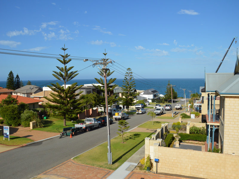 19 Margaret Street, Watermans Bay, WA 6020