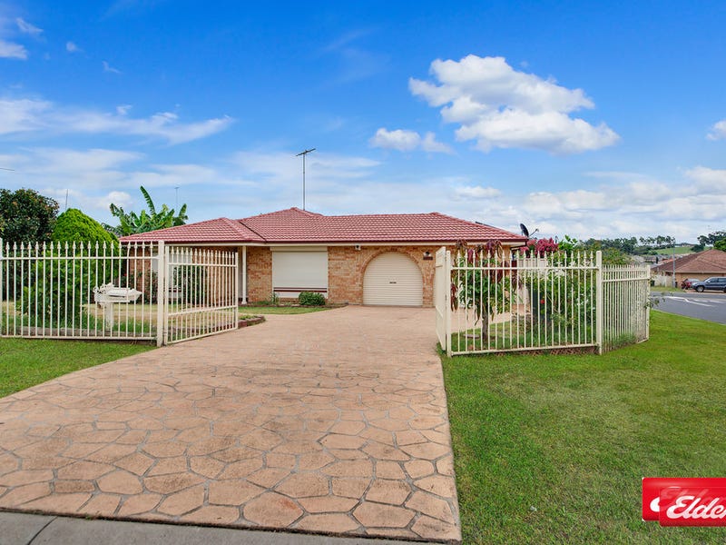 2 TITANIA PLACE, Rosemeadow, NSW 2560 Property Details