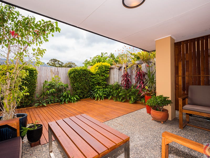 Unit 4 / 13 Schneider Avenue, Labrador, Qld 4215 Property Details