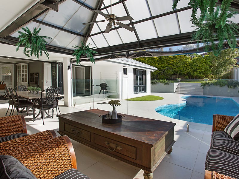 22 Evans Drive, Benowa, QLD 4217