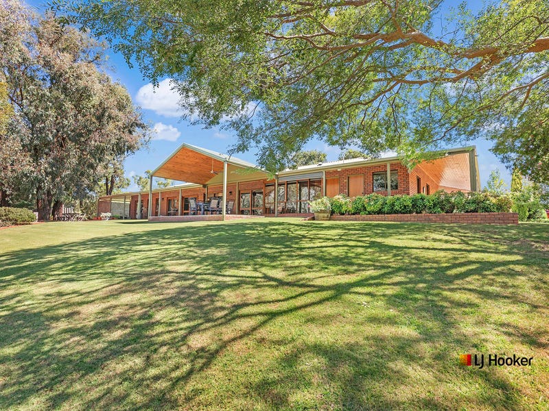 18 Clifton Street East Via Mathoura, Echuca, Vic 3564 House for Sale