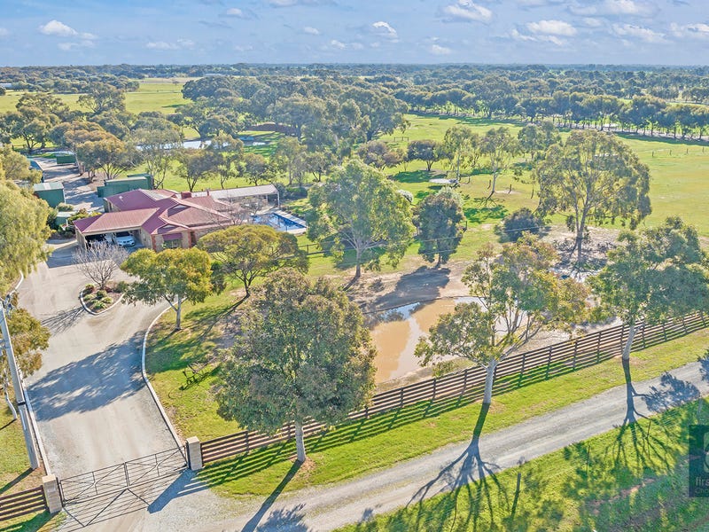 1050 Murray Valley Highway, Echuca, Vic 3564 Property Details