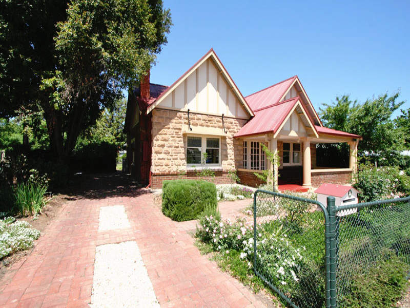 1 Merlon Avenue, Black Forest, SA 5035