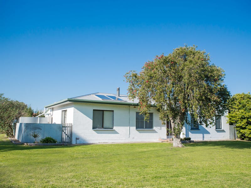 12 North Terrace, Tantanoola, SA 5280 Property Details