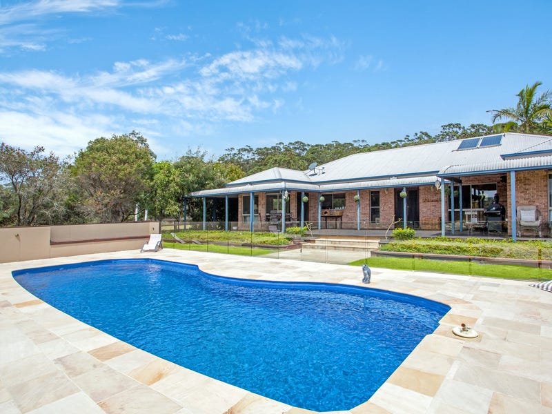 16 St Marks Lane, Mitchells Island, NSW 2430