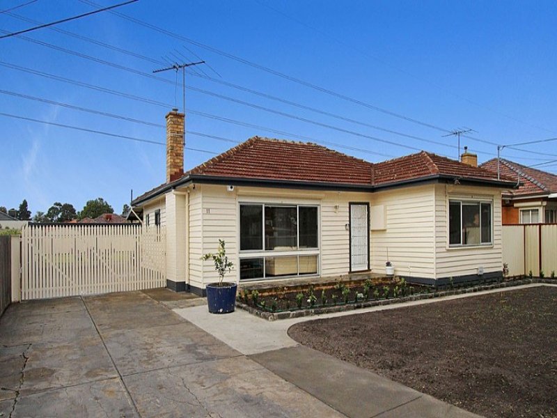 11 Lindenow Street, Reservoir, VIC 3073