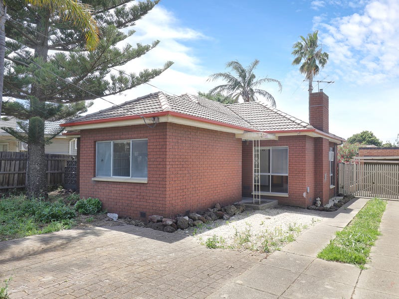42 Military Road, Avondale Heights, VIC 3034