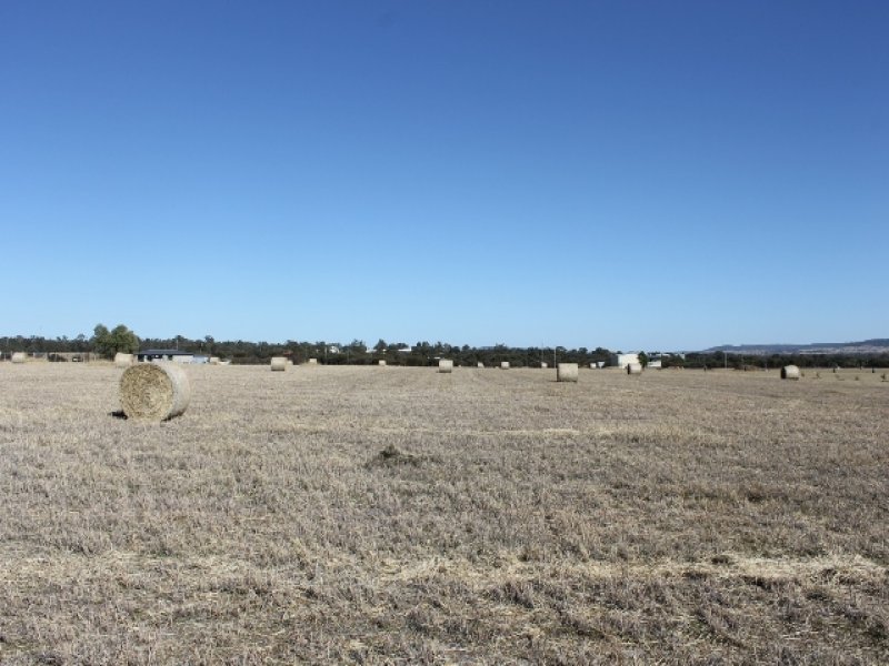 8 Gilbert Drive, Taroom, QLD 4420