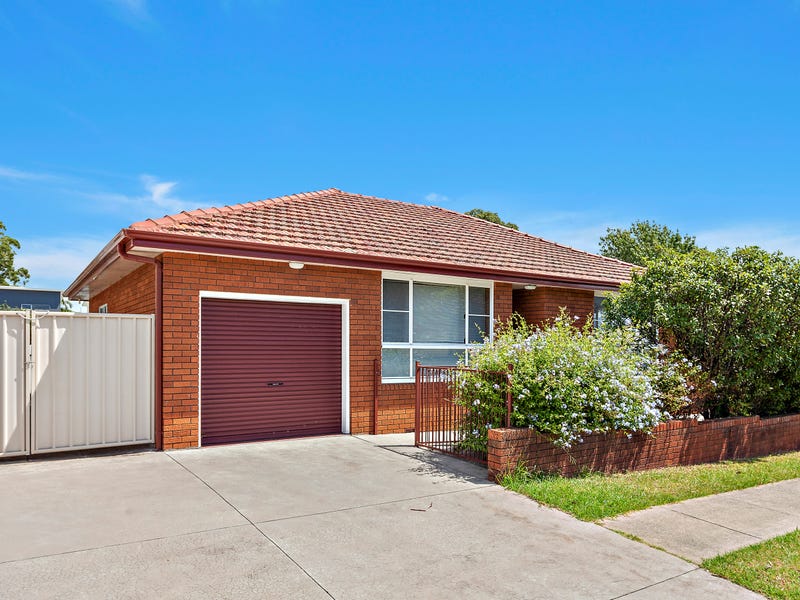 81 Parkes Street, Oak Flats, NSW 2529
