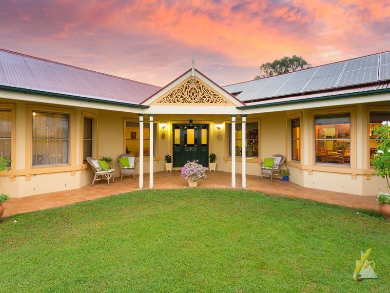 14 Preston Place, Brookfield, Qld 4069 Property Details