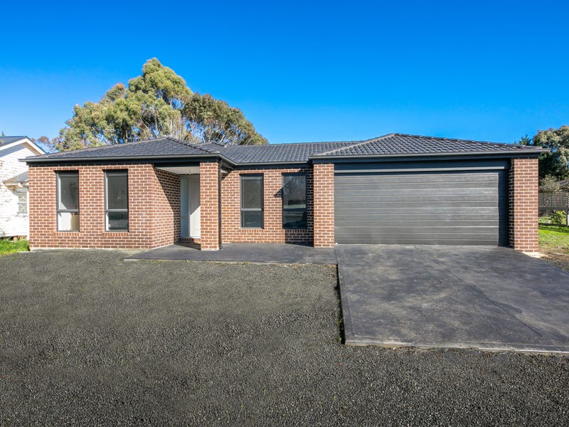 2/23 Reynolds Grove, Romsey, Vic 3434 Property Details