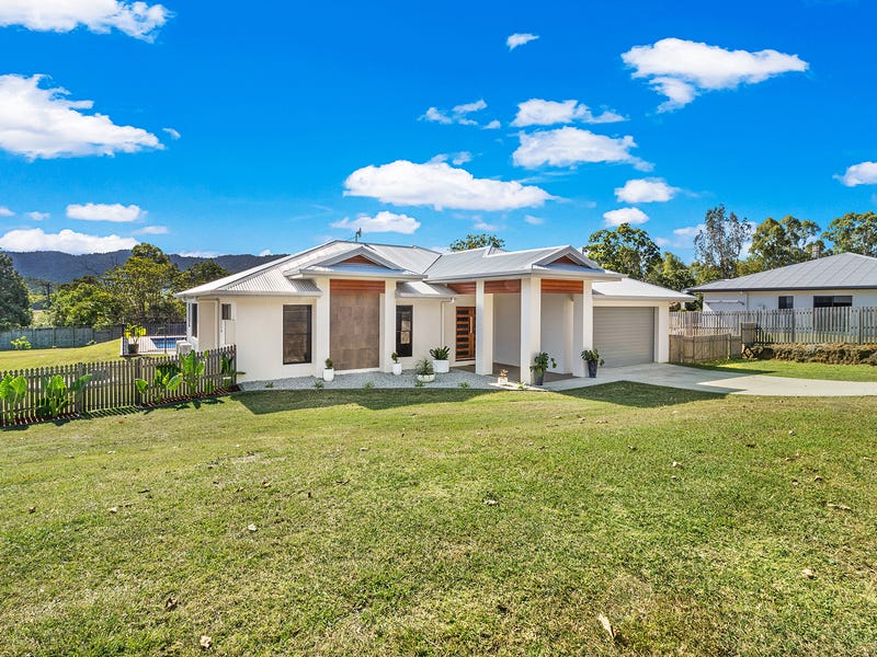 8 Lyndon Court, Cannon Valley, QLD 4800