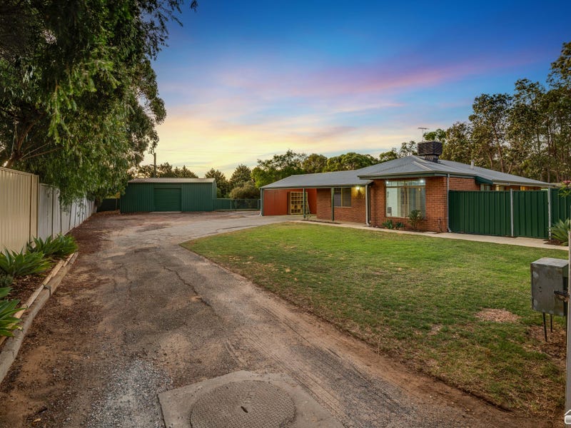 32 Hicks Road, Kelmscott, WA 6111