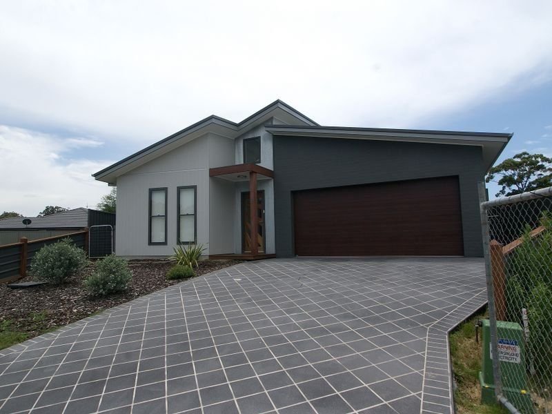 17 Griffiths Run, Broulee, NSW 2537