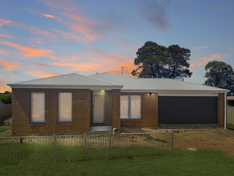 1/16 Marshall Street, Maryborough, Vic 3465 House for Sale