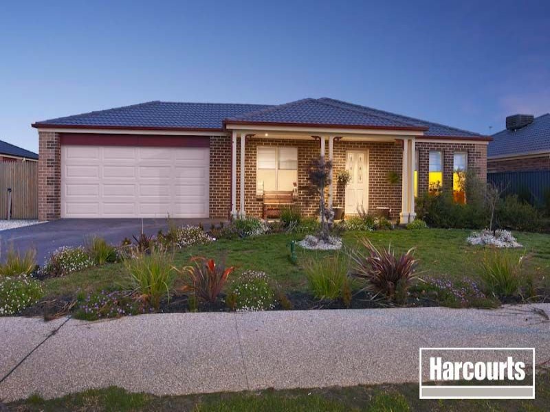 102 Shearwater Drive, Pakenham, Vic 3810 Property Details