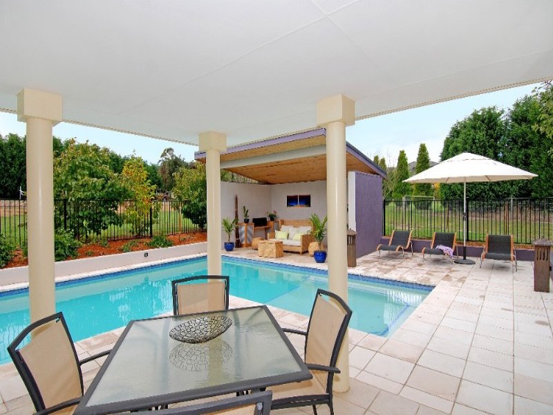 30 Carisbrooke Row, Bowral, NSW 2576