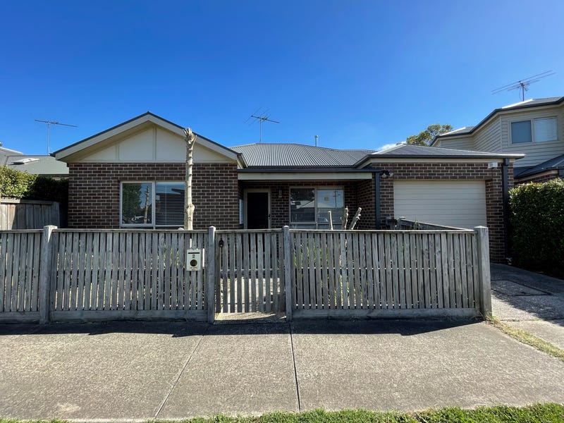 2 Gladstone Street, Hamlyn Heights, VIC 3215