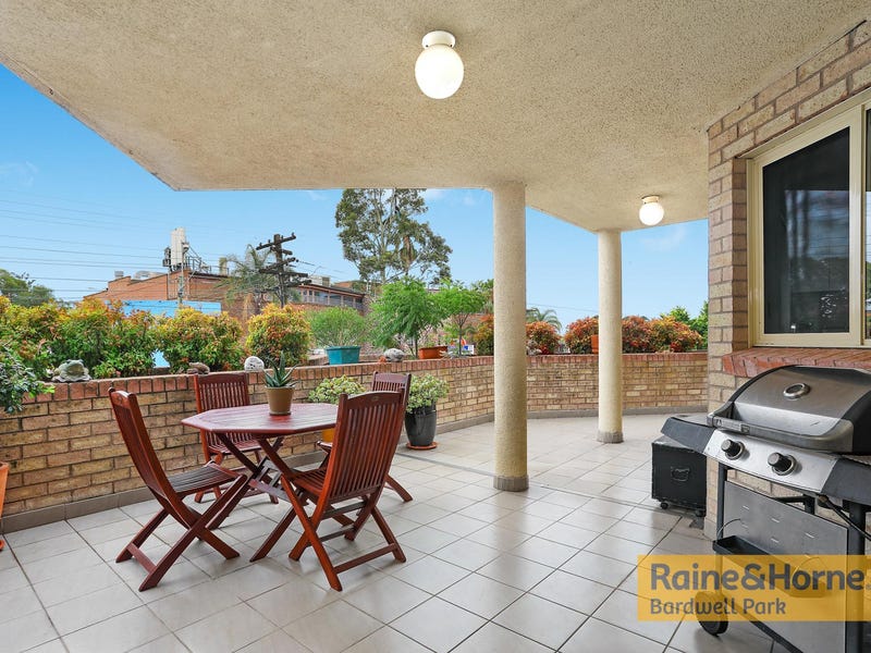 2/1 Hillview Street, Roselands, NSW 2196 Property Details