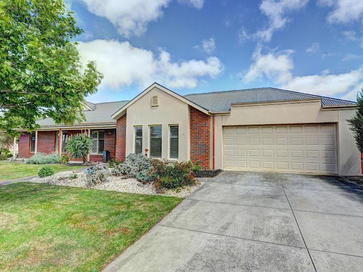 104 Stirling Drive, Lake Gardens, VIC 3355
