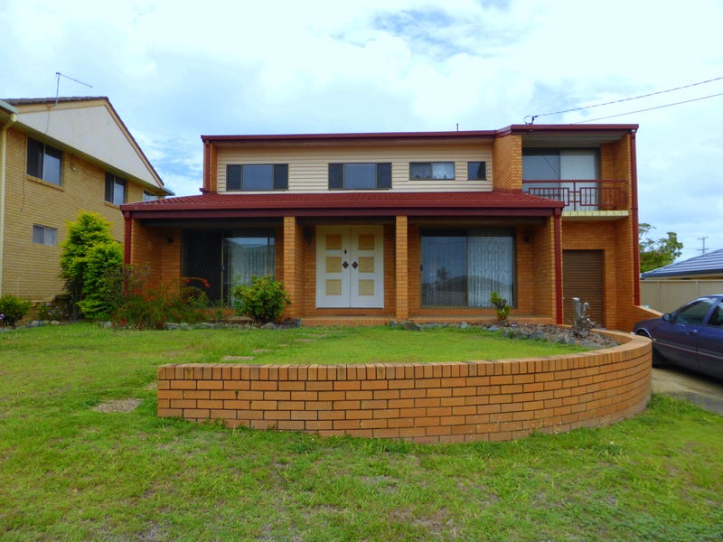 5 Pinewood St, Redcliffe, Qld 4020 Property Details
