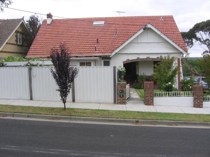 19 Mercer Parade, Newtown, VIC 3220