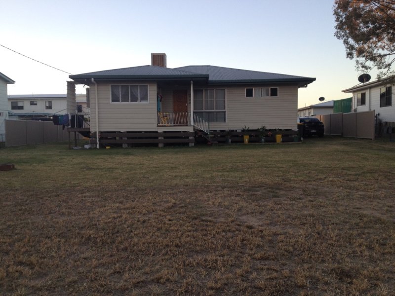 33 Weldon Street, Wandoan, QLD 4419