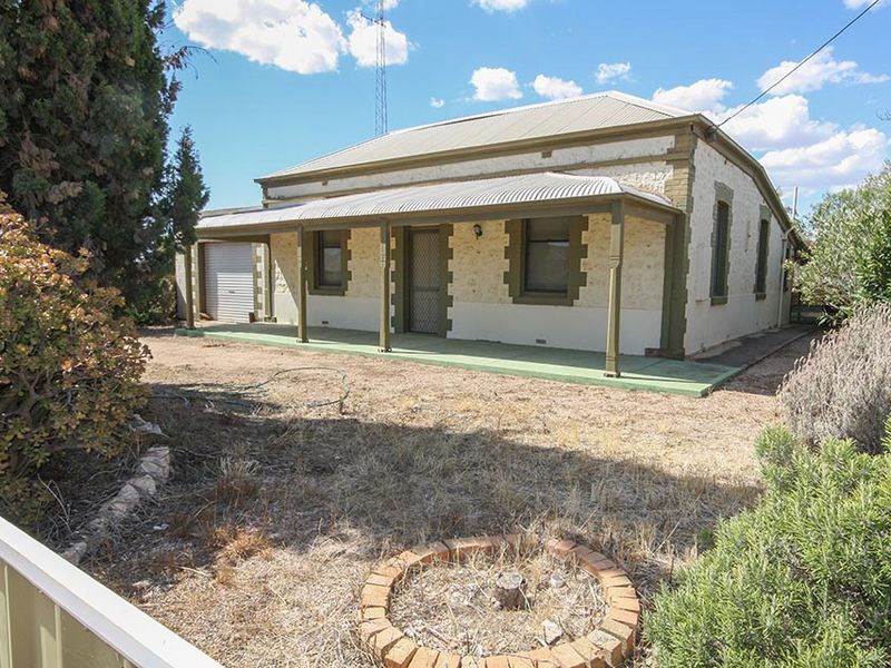 17 Kadina Road, Wallaroo, SA 5556 Property Details