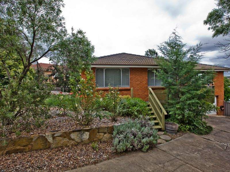 18 Pindari Crescent, Queanbeyan, NSW 2620 Property Details