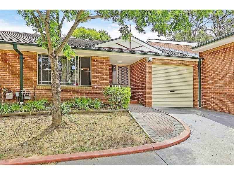 6 Binalong Road, Pendle Hill, NSW 2145