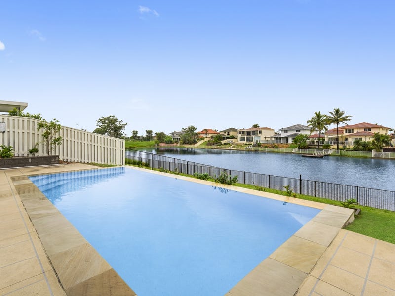 12 Lakeview Boulevard, Mermaid Waters, QLD 4218