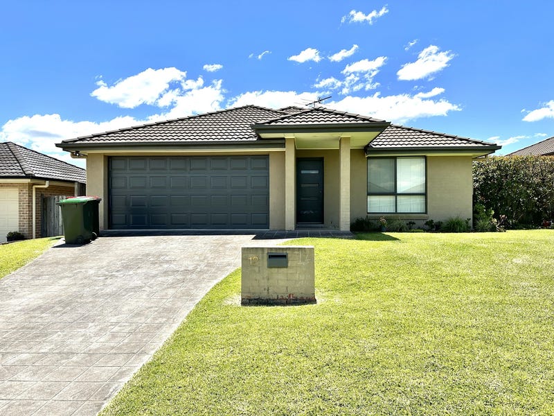 12 Farmgate Row, East Branxton, NSW 2335