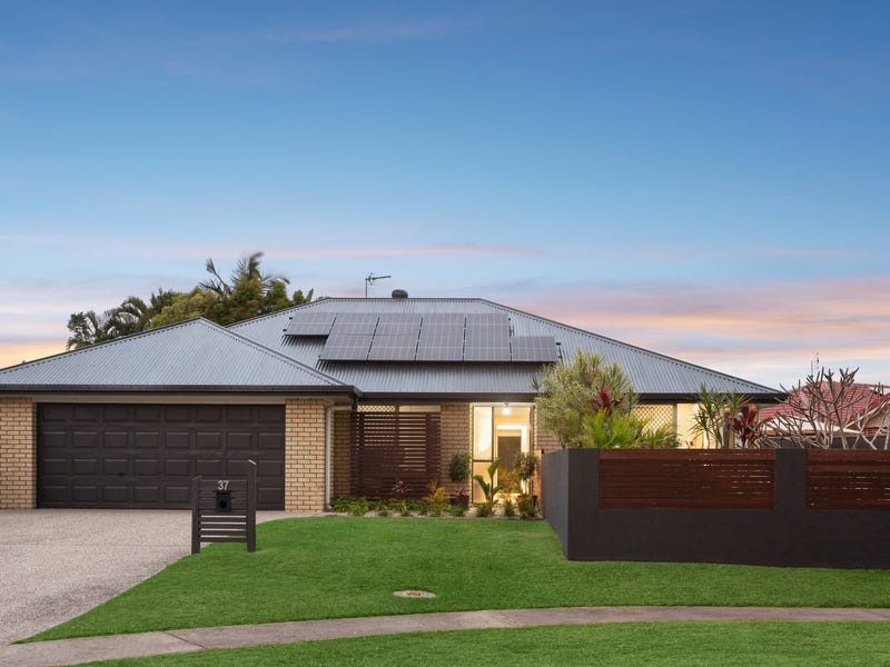 Houses for Sale in Mooloolah Island, Minyama, QLD 4575 (+1 location) Pg