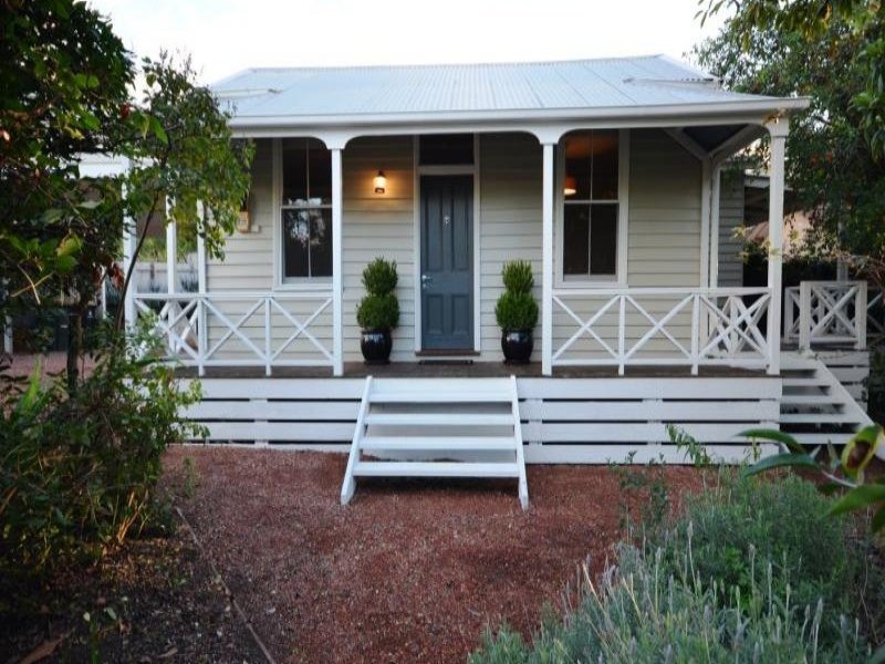 11 Hill Street, Bendigo, Vic 3550 Property Details