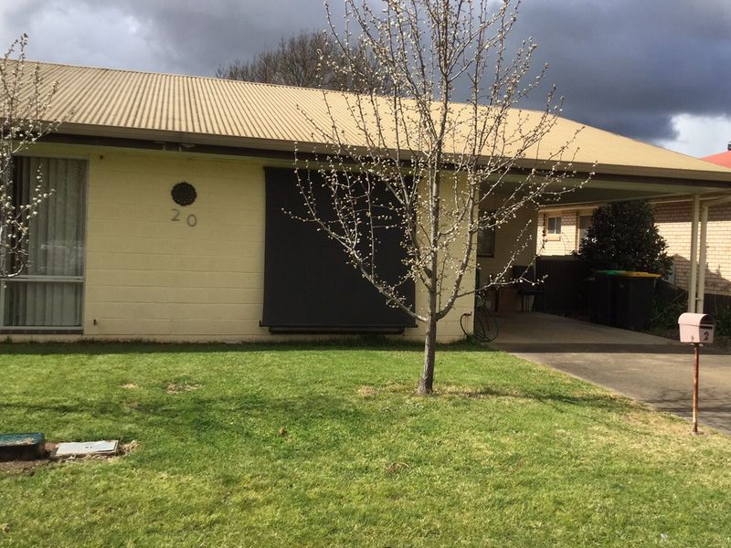 2/20 Willawong Street, Young, NSW 2594